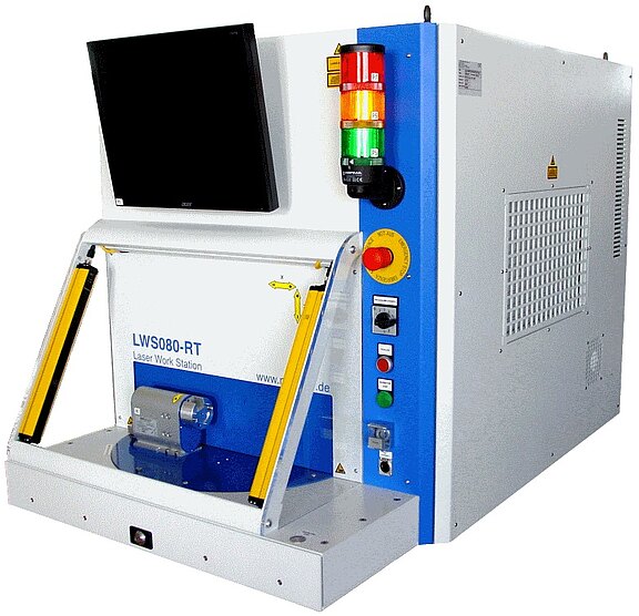 Laser Workstation LWS080 mit Bedienmonitor und geschlossenem Arbeitsbereich